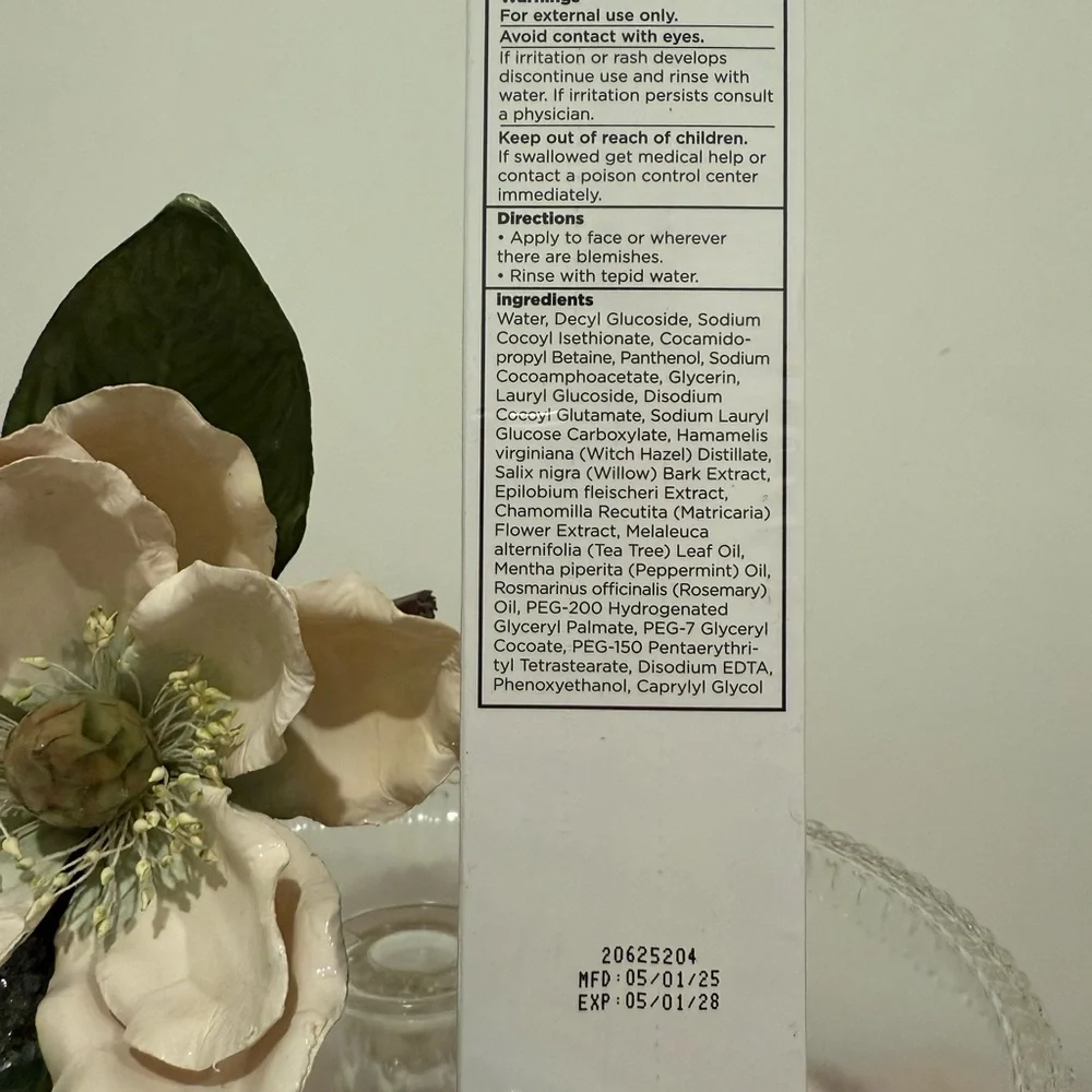 M.A.D. Salicylic 2% Cleansing Gel - Picture 7 of 7